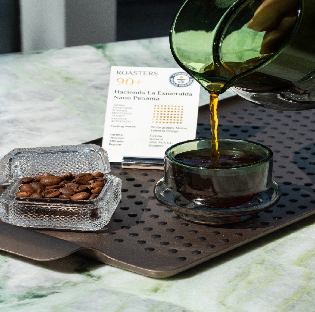 Dubai Coffee Shop estabelece um novo disco para a xícara de café mais cara do mundo