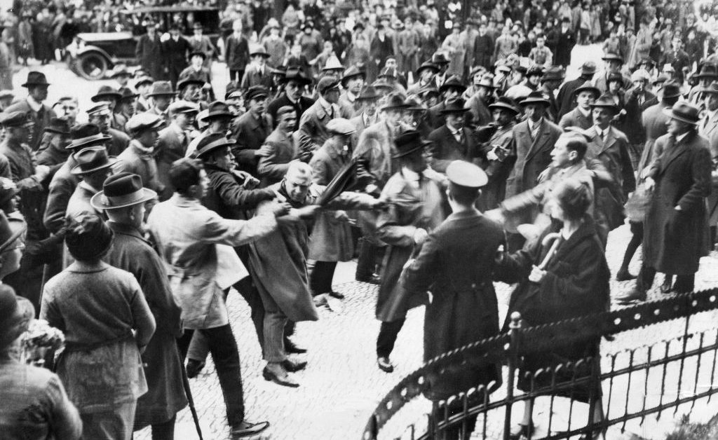A República de Weimar oferece um alerta sobre a violência política