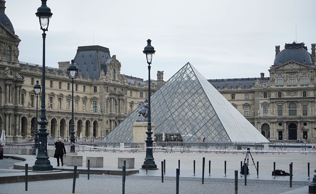 A última vez que o Louvre foi roubado