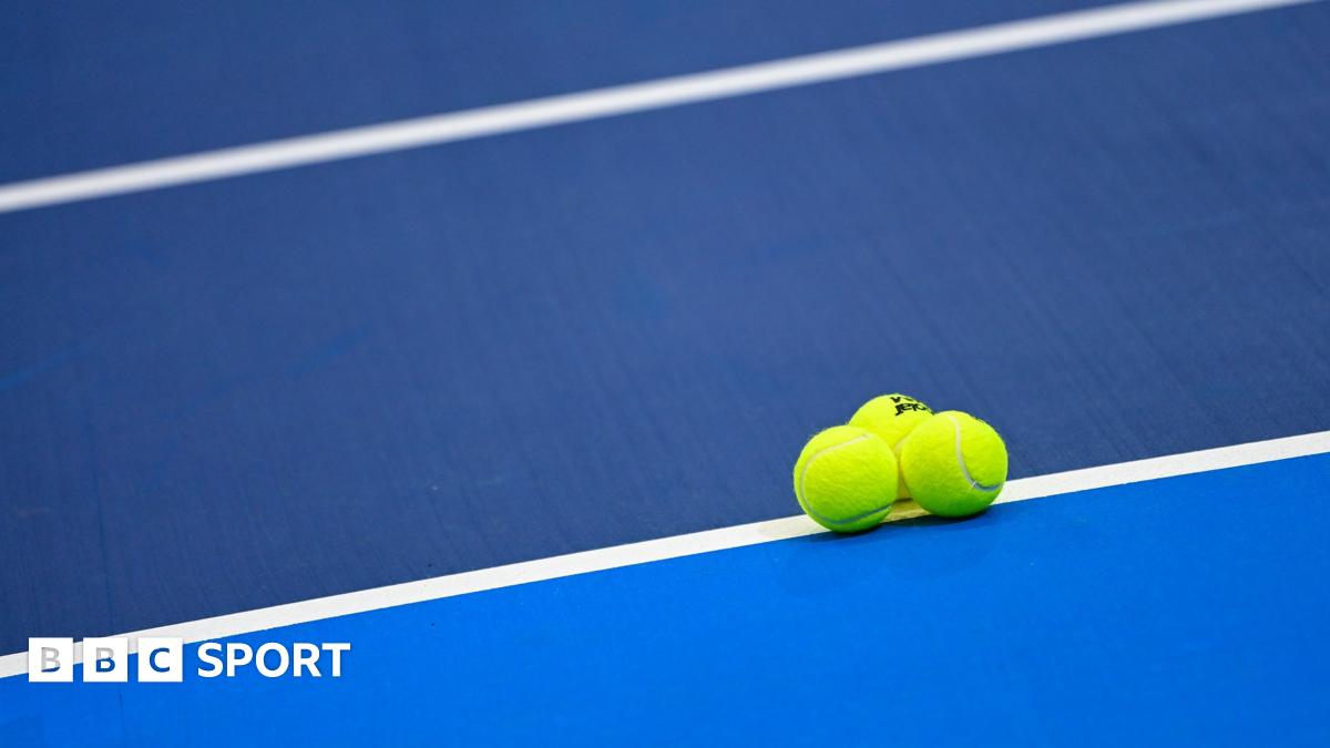Tennis balls