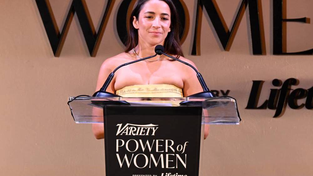 Aly Raisman recebe prêmio Variety Courage no Power of Women 2025