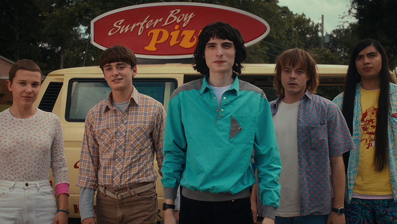 Millie Bobby Brown, Noah Schnapp, Finn Wolfhard, Charlie Heaton, Eduardo Franco