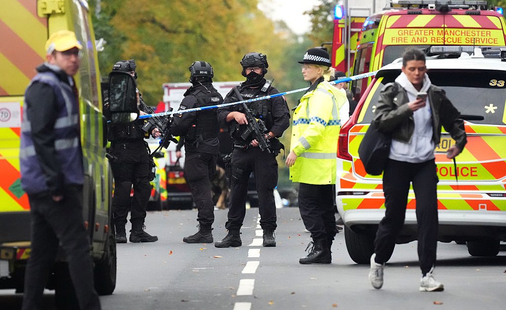 Ataque da sinagoga de Manchester mais recente - duas vítimas, suspeito morto