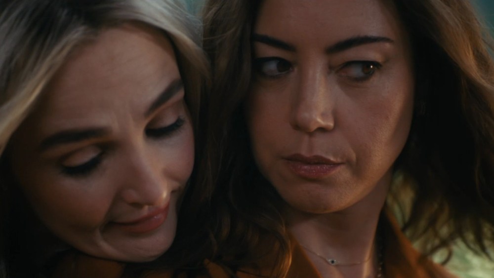 Aubrey Plaza e Amy Poehler provocam sucesso da Netflix