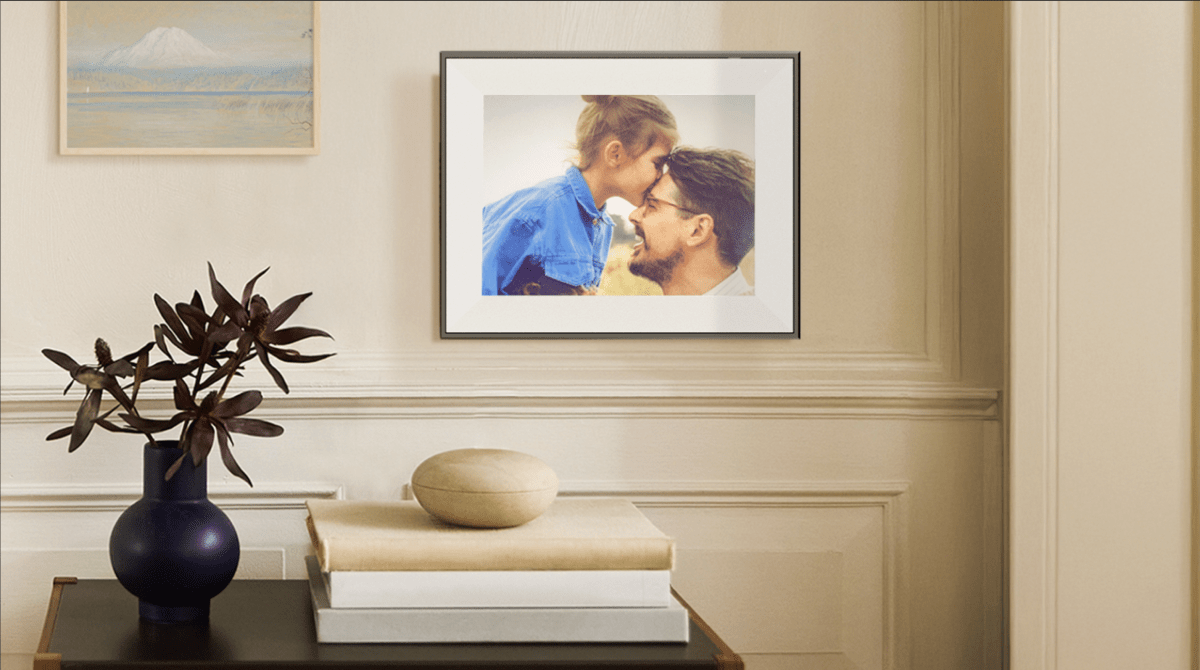 Aura apresenta um porta-retratos digital e-ink de US $ 499 que permite que você use sem fio