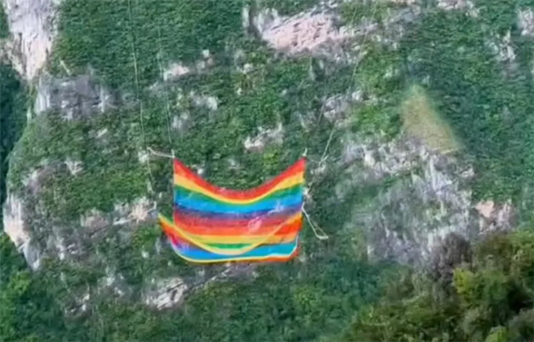 Bungee jumping sem corda da ponte mais alta do mundo gera controvérsia online
