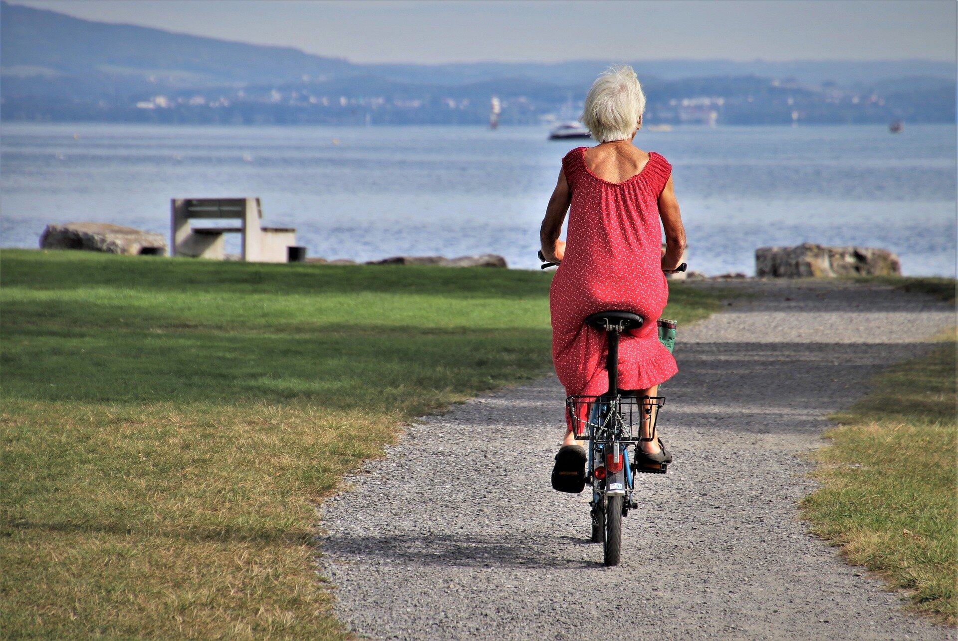 Caminhar, andar de bicicleta e nadar são provavelmente os melhores exercícios para a osteoartrite do joelho