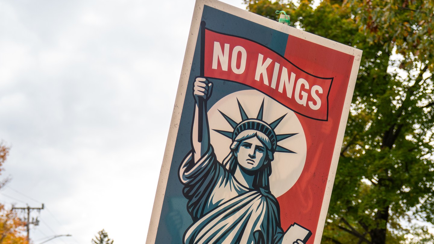 Celebridades que apoiam os protestos do No Kings
