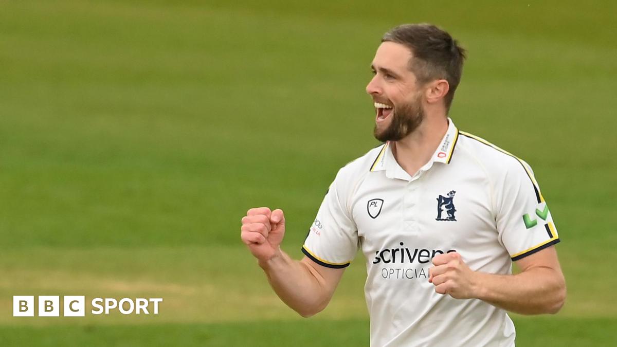 Chris Woakes celebrates a wicket