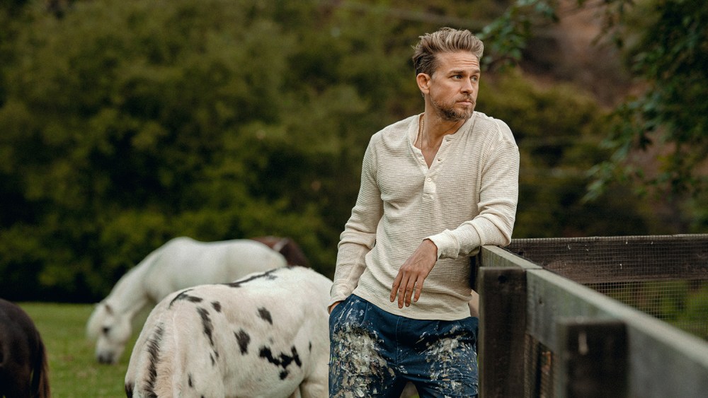 Como Charlie Hunnam se transformou em um 'monstro': podcast diário de variedades