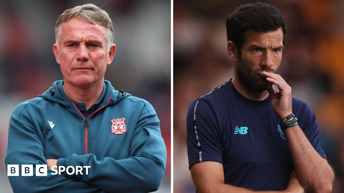 Wrexham boss Phil Parkinson (L) and Cardiff City boss Brian Barry-Murphy (R)