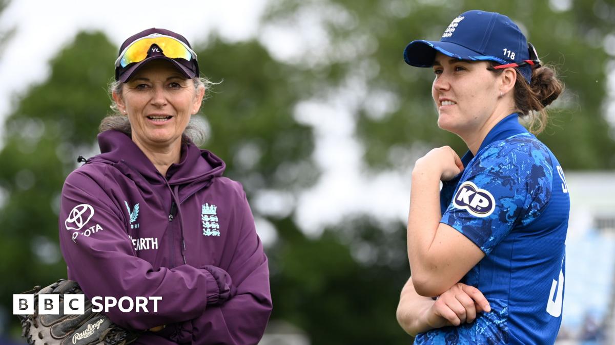 Charlotte Edwards (left) and Nat Sciver-Brunt (right) during an England training session