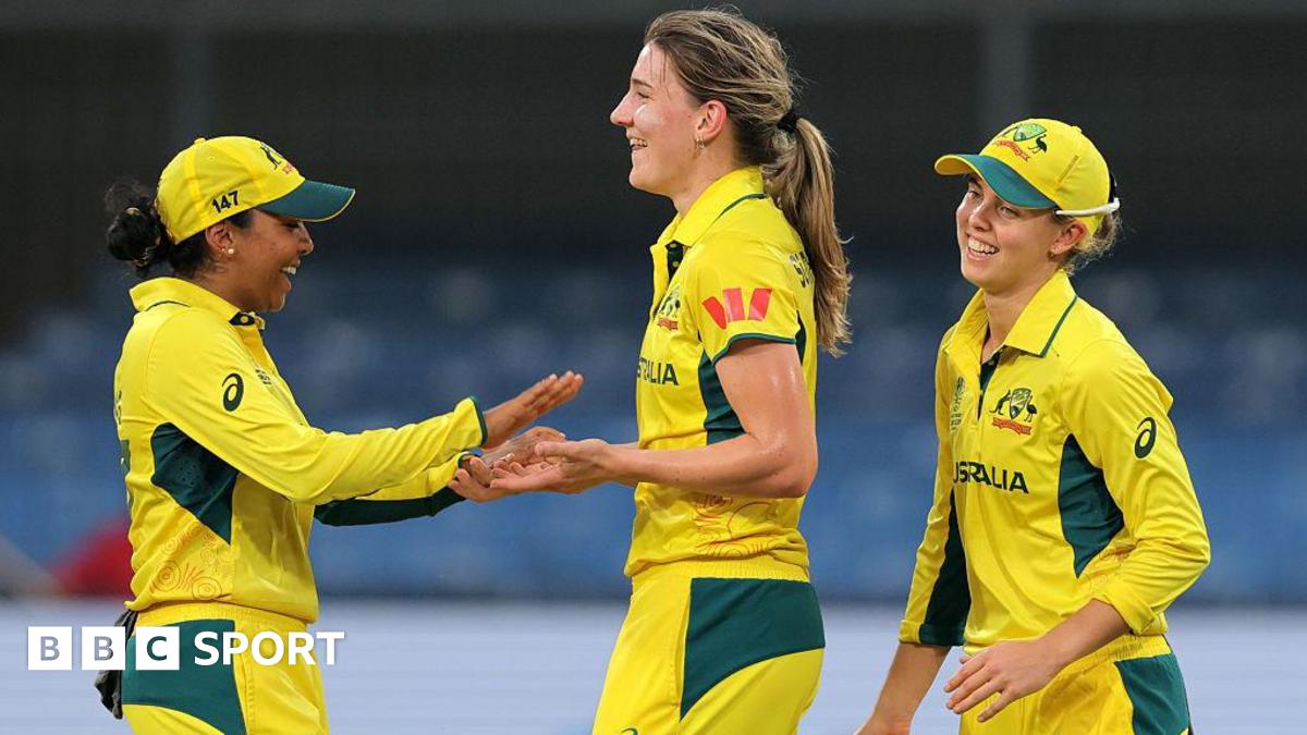 Australia players Alana King (left), Annabel Sutherland (middle) and Phoebe Litchfield celebrate a wicket v England