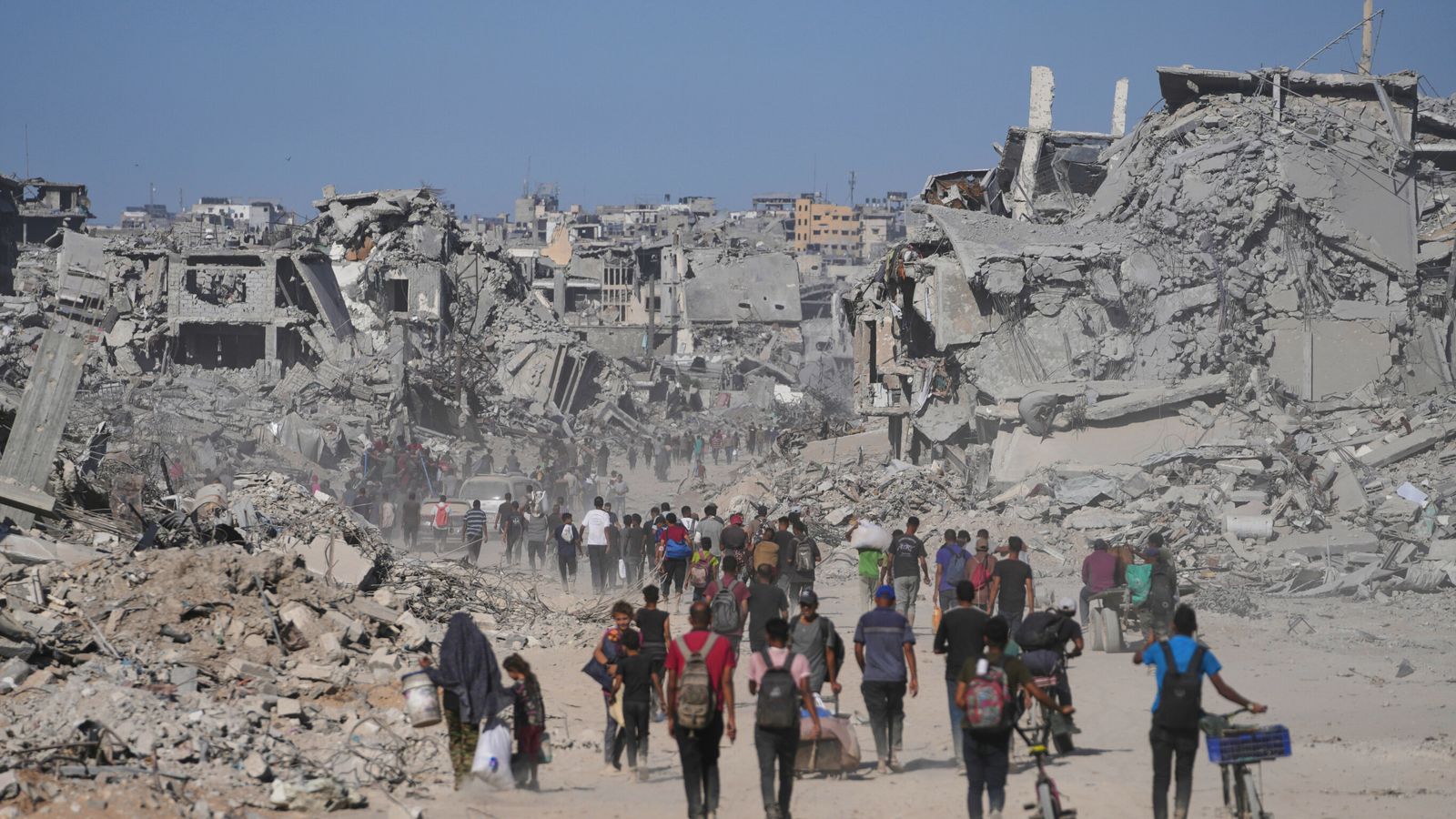 Dezenas de milhares de palestinos retornam ao norte de Gaza enquanto Israel retira tropas | Notícias do mundo