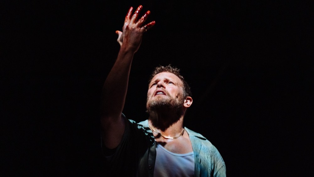 Estrela de 'Outlander' Sam Heughan em imagens iniciais de 'Macbeth' da RSC