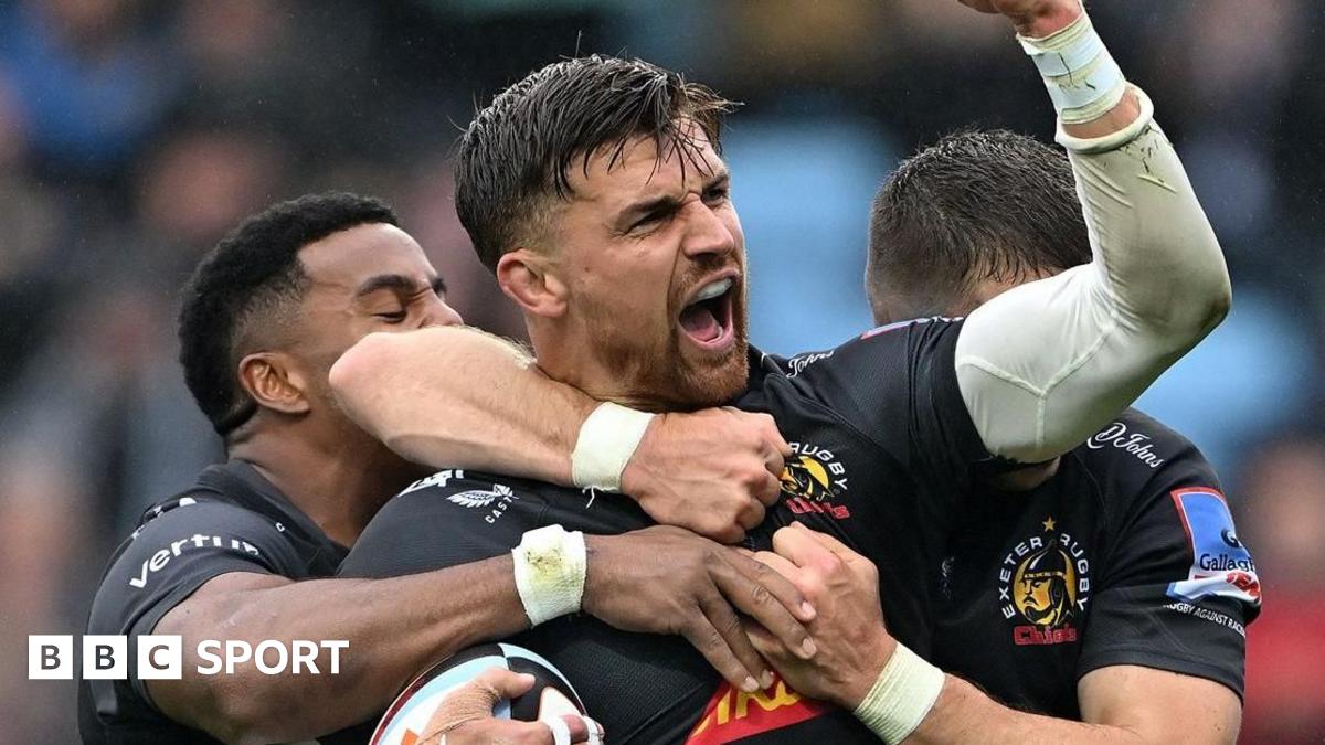 Ange Postecoglou holds his head