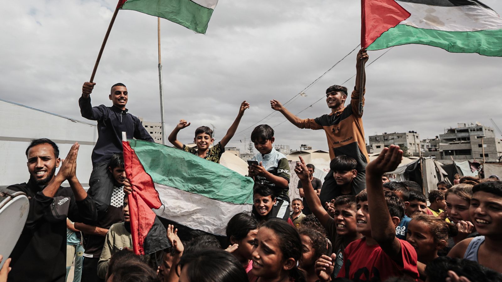 Gabinete israelense ratifica primeira fase do plano de paz de Trump – enquanto os EUA enviam 200 soldados para a força-tarefa de Gaza | Notícias do mundo