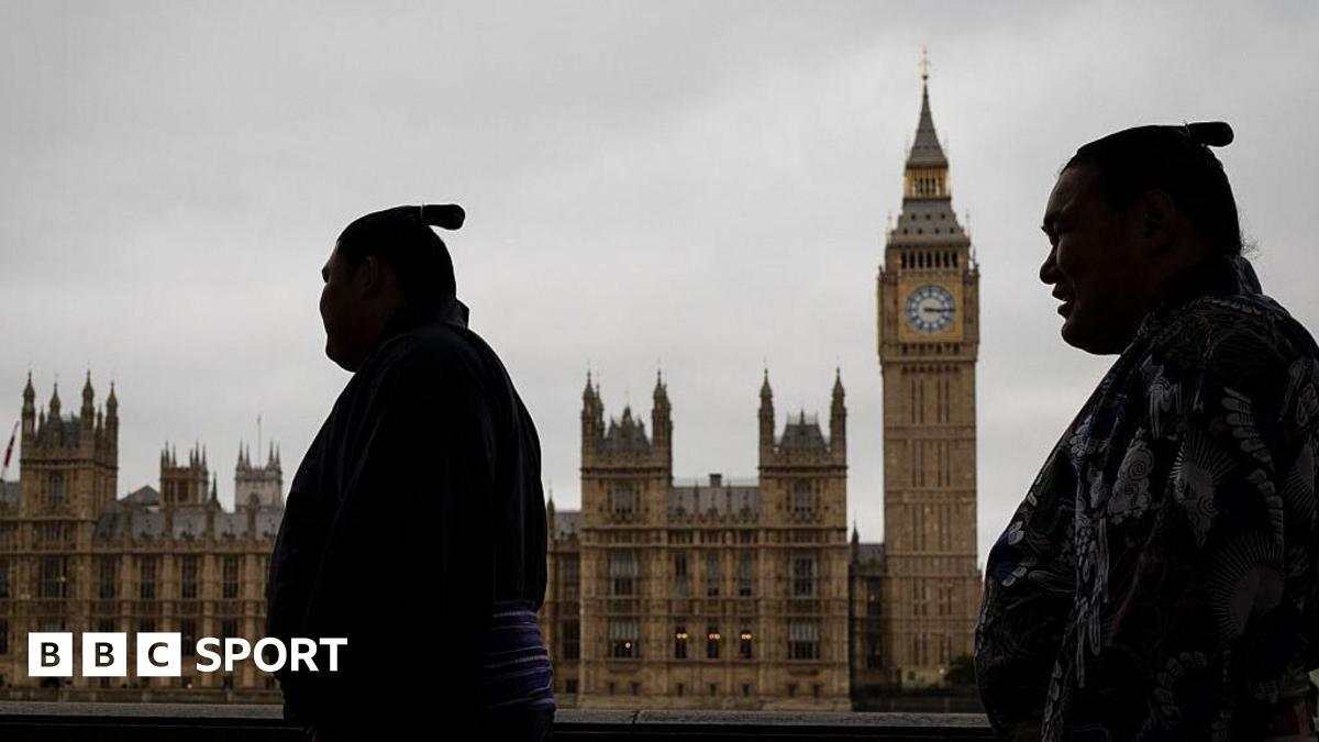 Onosato Daiki and Hoshoryu Tomokatsu visit the Houses of Parliament