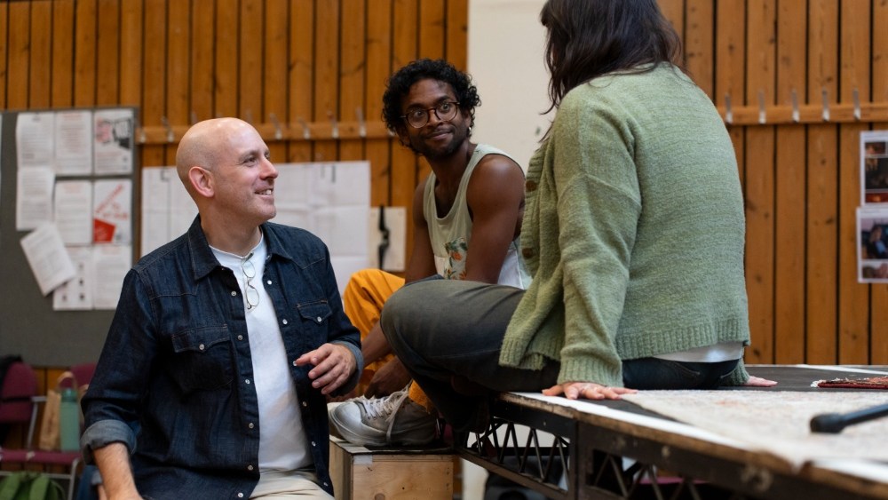 'Hamlet' é transferido para o Brooklyn como 'Summerfolk' do National Theatre Preps