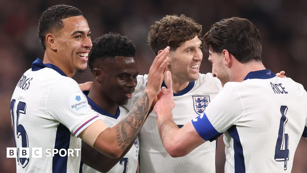 Northern Ireland celebrate Trai Hume's goal