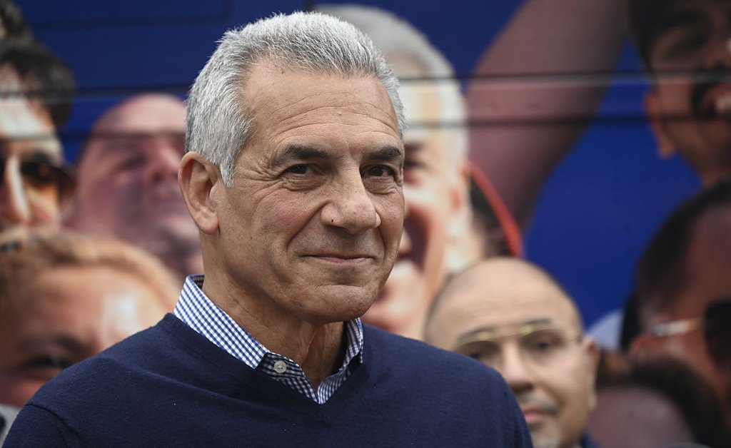 Jack Ciattarelli anda na corda bamba de Trump em corrida acirrada em NJ