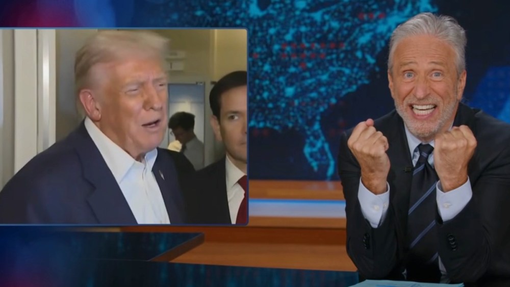 Jon Stewart diz que Trump está 'definitivamente' planejando cumprir o terceiro mandato