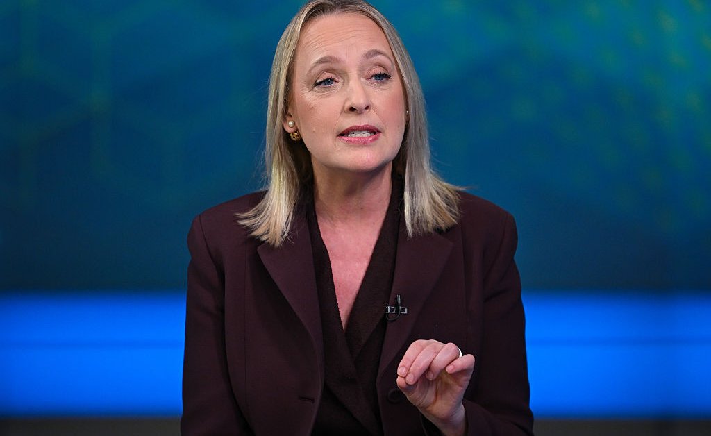 Julie Sweet, CEO da Accenture, sobre IA e por que os humanos vieram para ficar