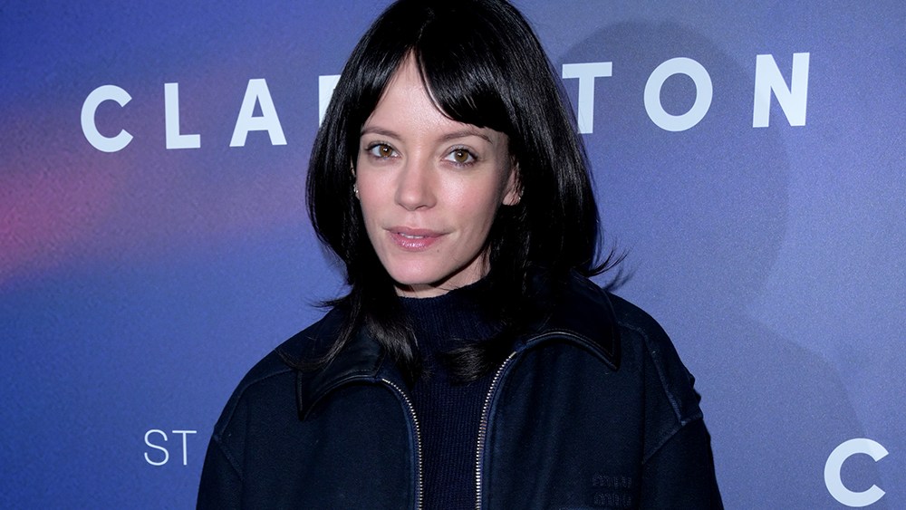 Lily Allen revela datas da turnê de 'West End Girl' no Reino Unido