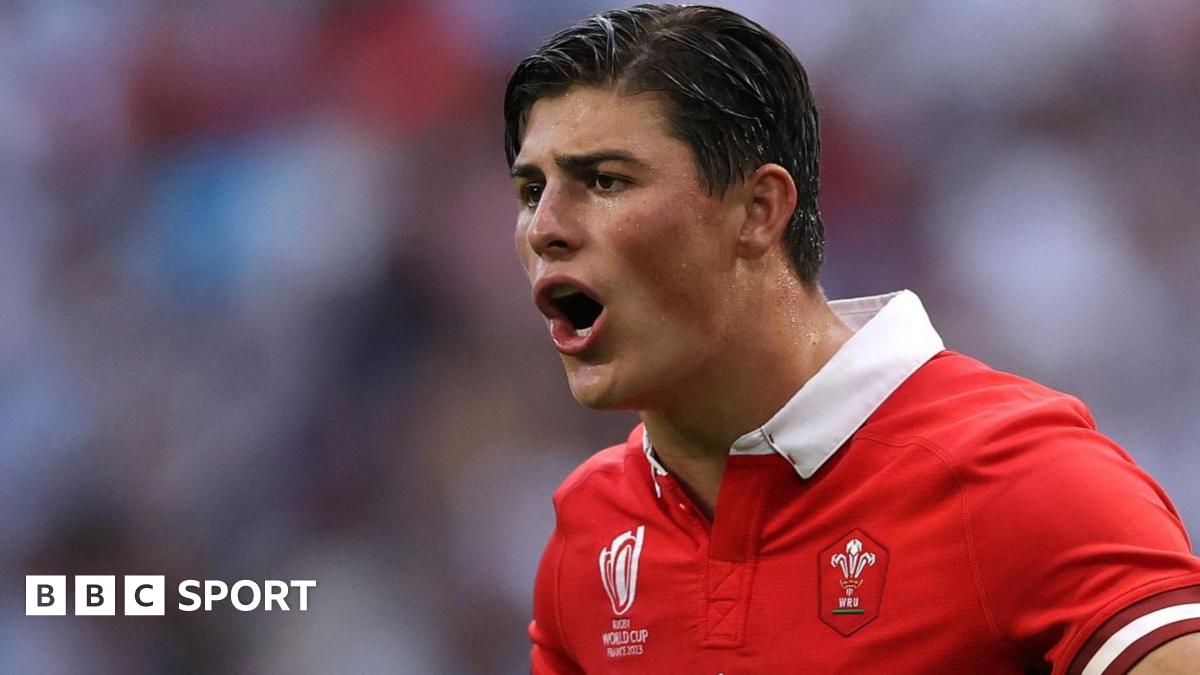 Louis Rees-Zammit calls out during the 2023 World Cup with Wales