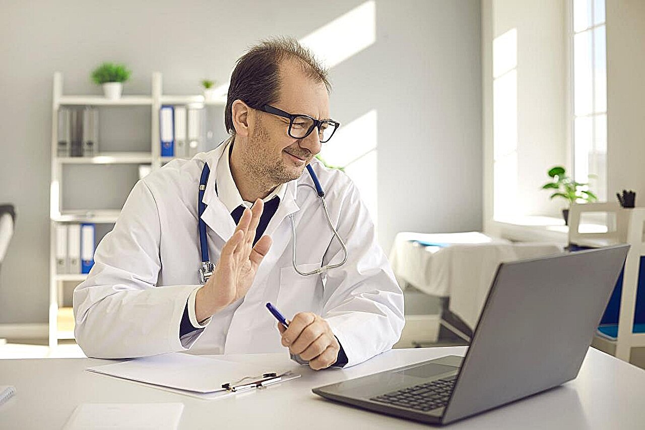 Médicos da atenção primária passam 61,8 horas/semana cuidando do painel de pacientes, de acordo com estudo