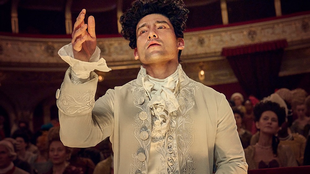 Mozart de Will Sharpe e Salieri de Paul Bettany se enfrentam