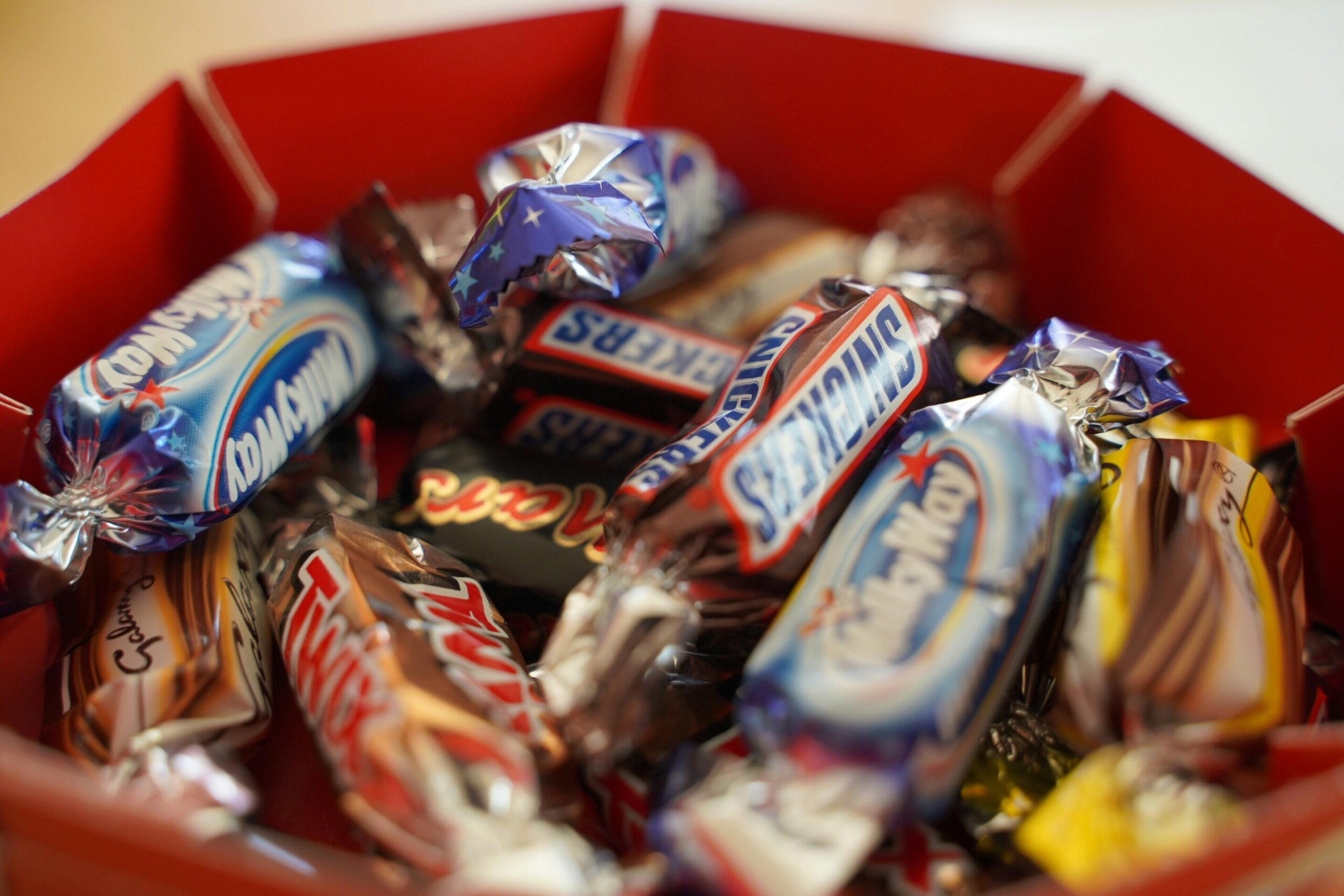 O Halloween é mais uma travessura do que uma travessura? Os perigos de comer demais açúcar, alcaçuz e sorvete
