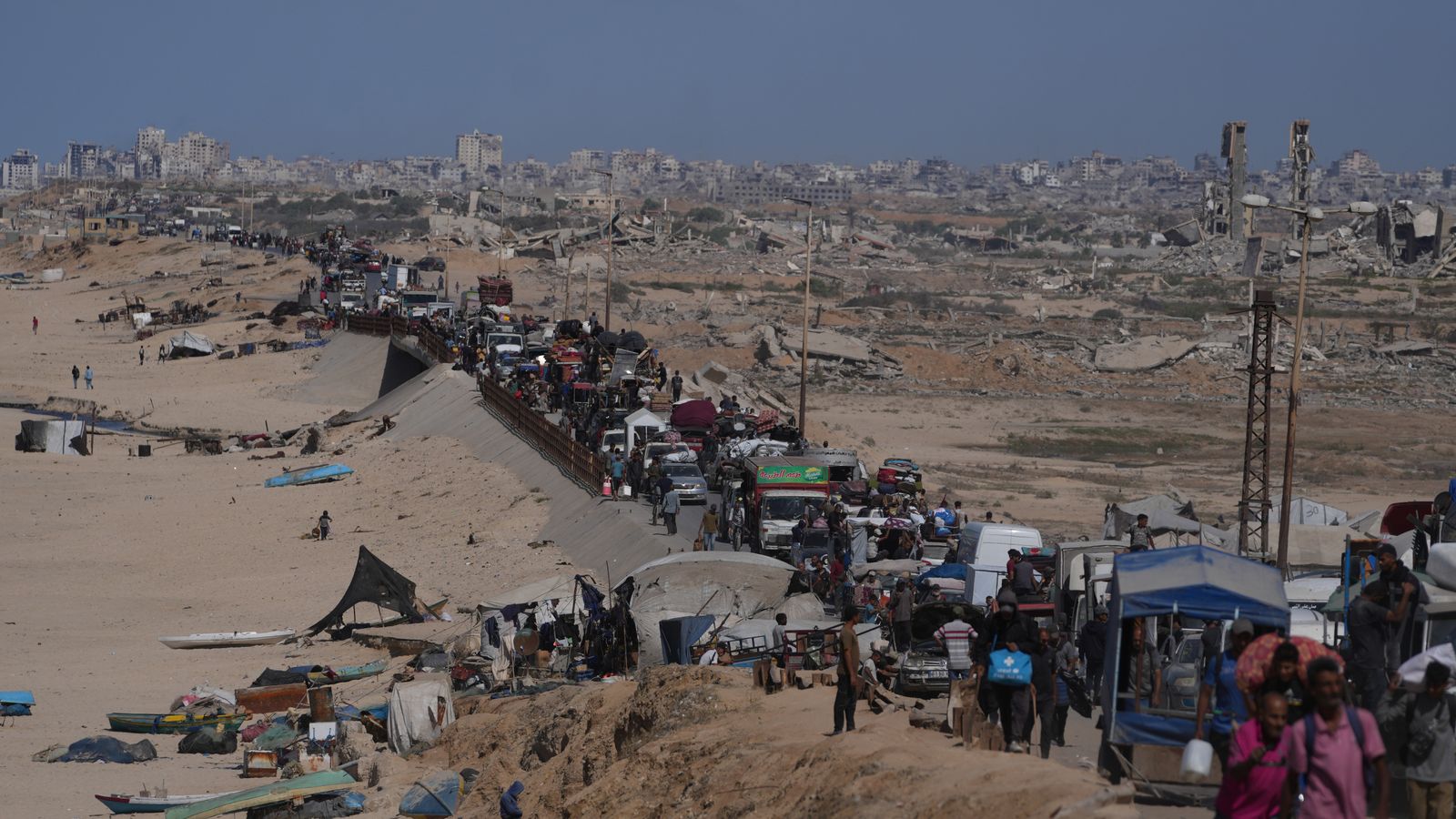 O Reino Unido desempenhou um 'papel fundamental' no acordo de paz de Gaza, mas não houve tropas britânicas no terreno, disse o ministro | Notícias de política