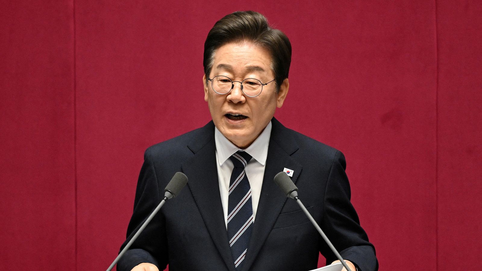 South Korean President Lee Jae Myung delivers a speech at the National Assembly in Seoul (JUNG YEON-JE/Pool via REUTERS)