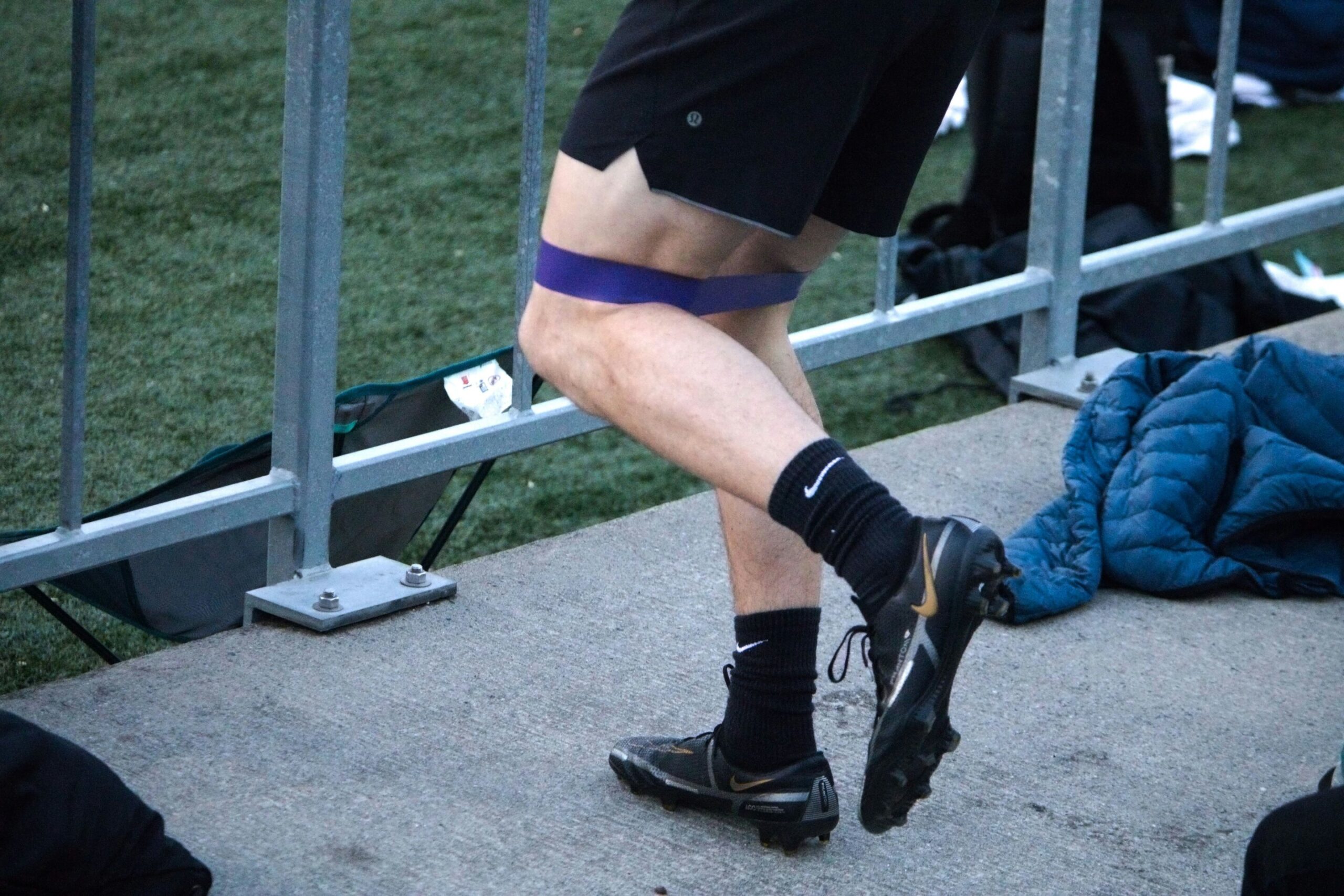 Quantificando o desempenho físico e identificando fatores de risco para lesões nos joelhos em jogadores de rugby