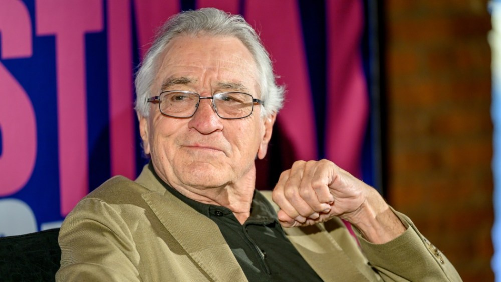 Robert De Niro diz que Trump 'não quer sair da Casa Branca'