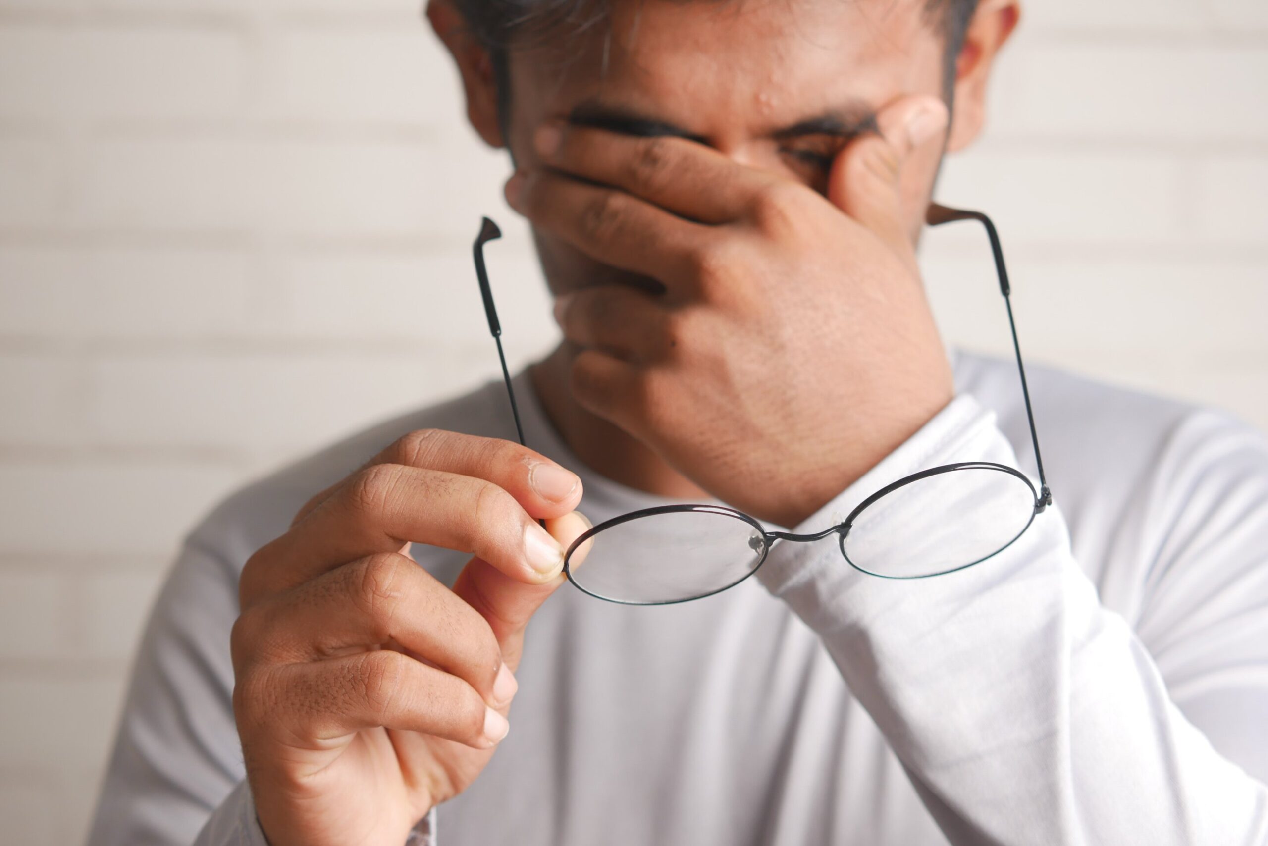 Sonolência diurna excessiva pode aumentar o risco de problemas cognitivos após a cirurgia