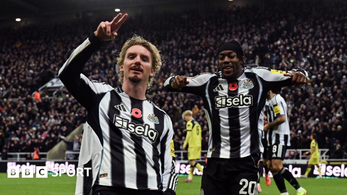 Nick Woltemade celebrates with Anthony Elanga as he scores for Newcastle United against Tottenham
