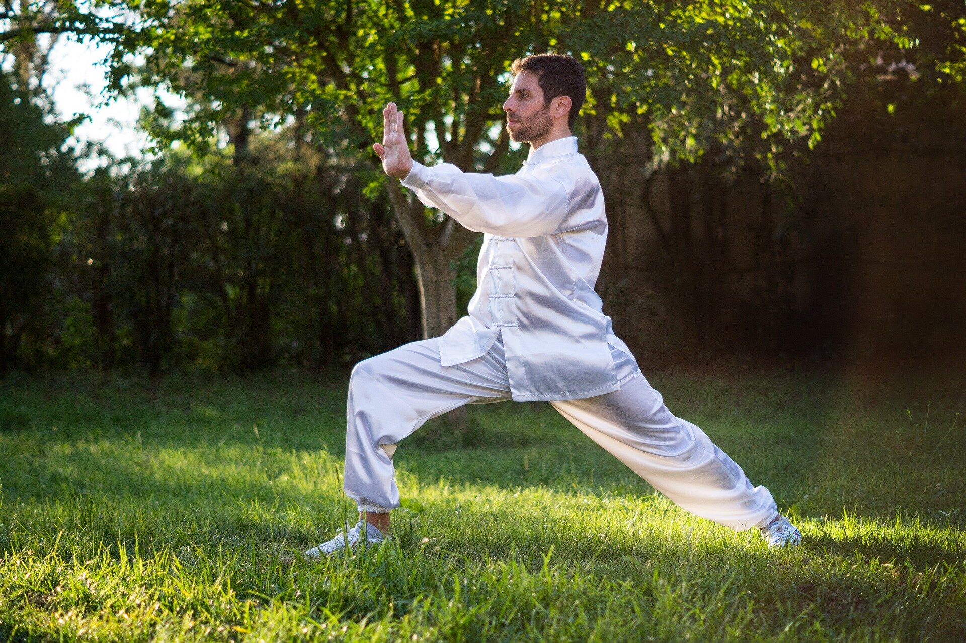Tai Chi Online está ajudando pessoas com dores crônicas nos joelhos