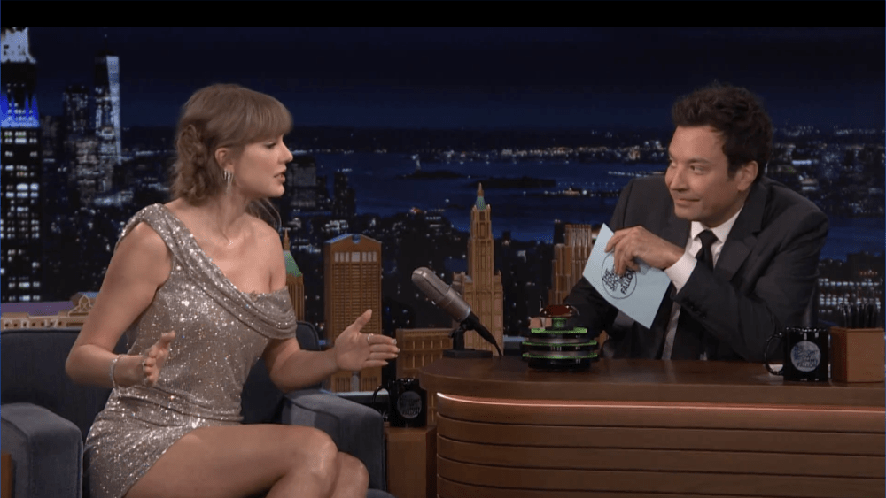 Taylor Swift explica por que ela não está jogando o Super Bowl em 'Fallon'