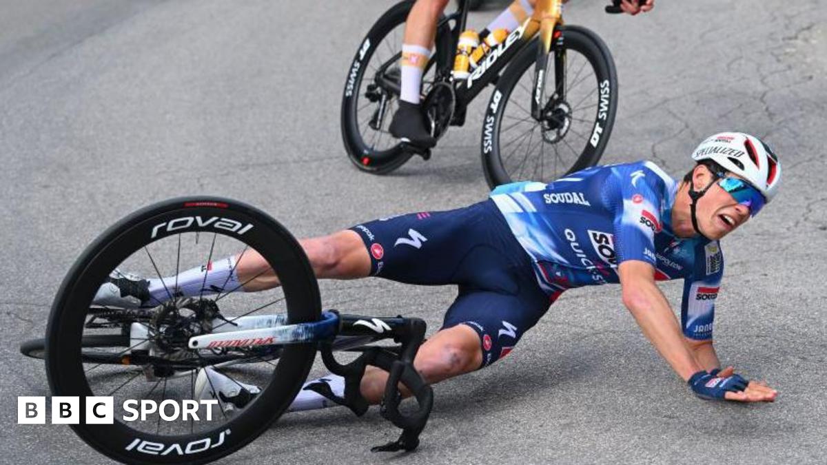 Paul Magnier crashes during the Tirreno-Adriatico race in Italy