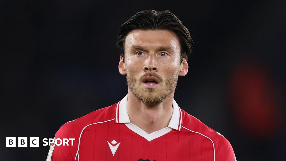 Kieffer Moore looks on during a Wrexham game