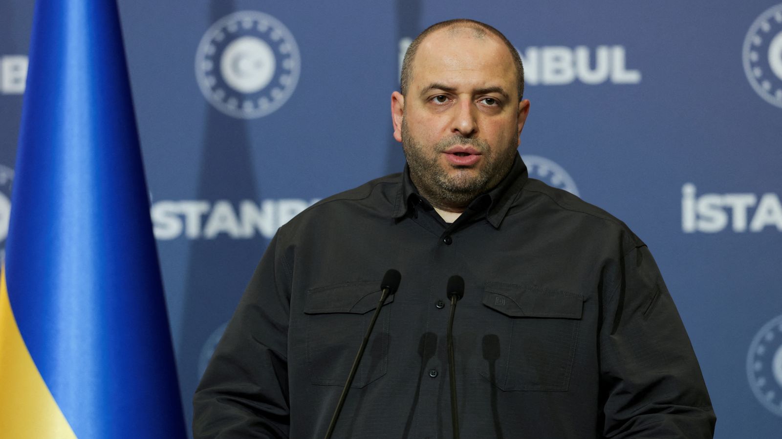 Autoridades ucranianas dirigem-se aos EUA para negociações de paz - enquanto imagens dramáticas mostram um petroleiro russo sendo atingido | Notícias do mundo