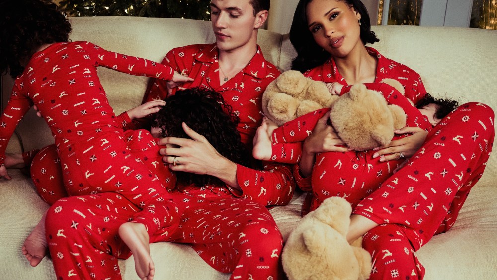 Campanha de férias Skims estrelada por Nara e Lucky Blue Smith: compre online
