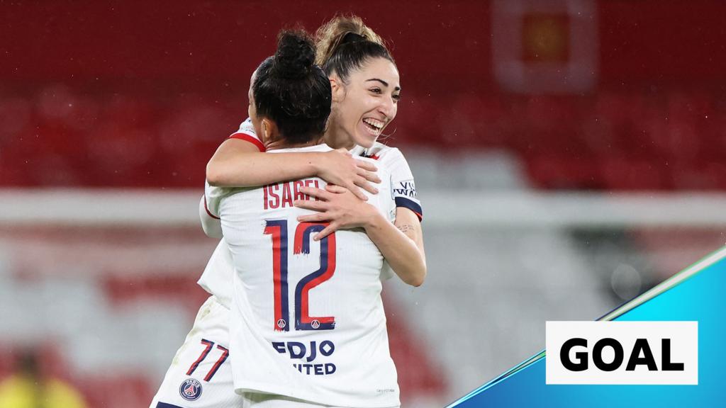 PSG's Olga Carmona celebrates her goal
