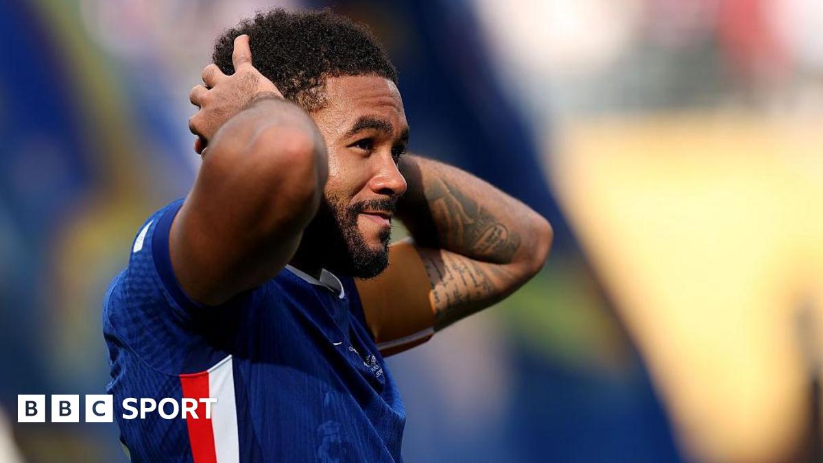 Reece James puts his hands on his head during the hot conditions at the Club World Cup