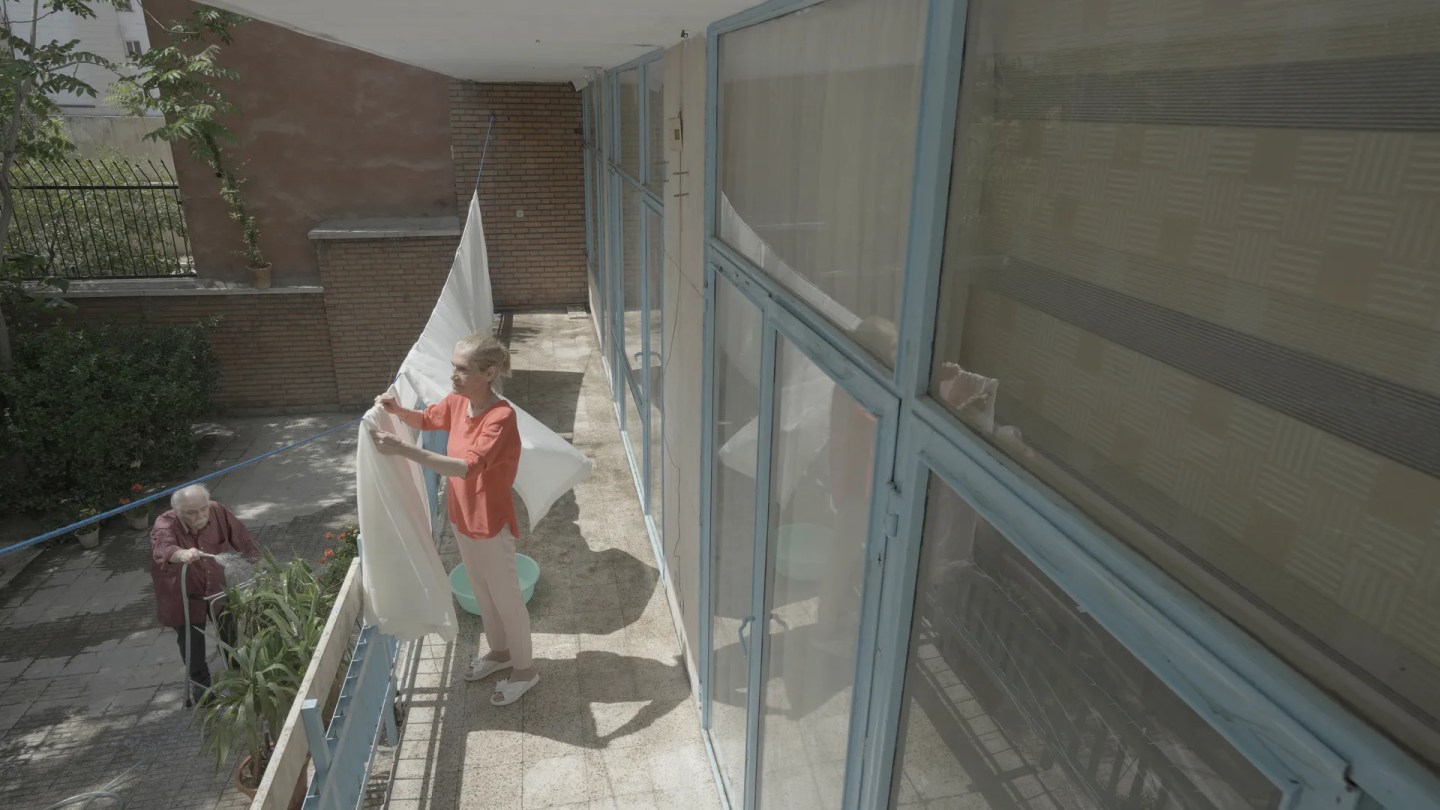 Documentário iraniano 'Past Future Continuous' recebe trailer do IDFA Amsterdã