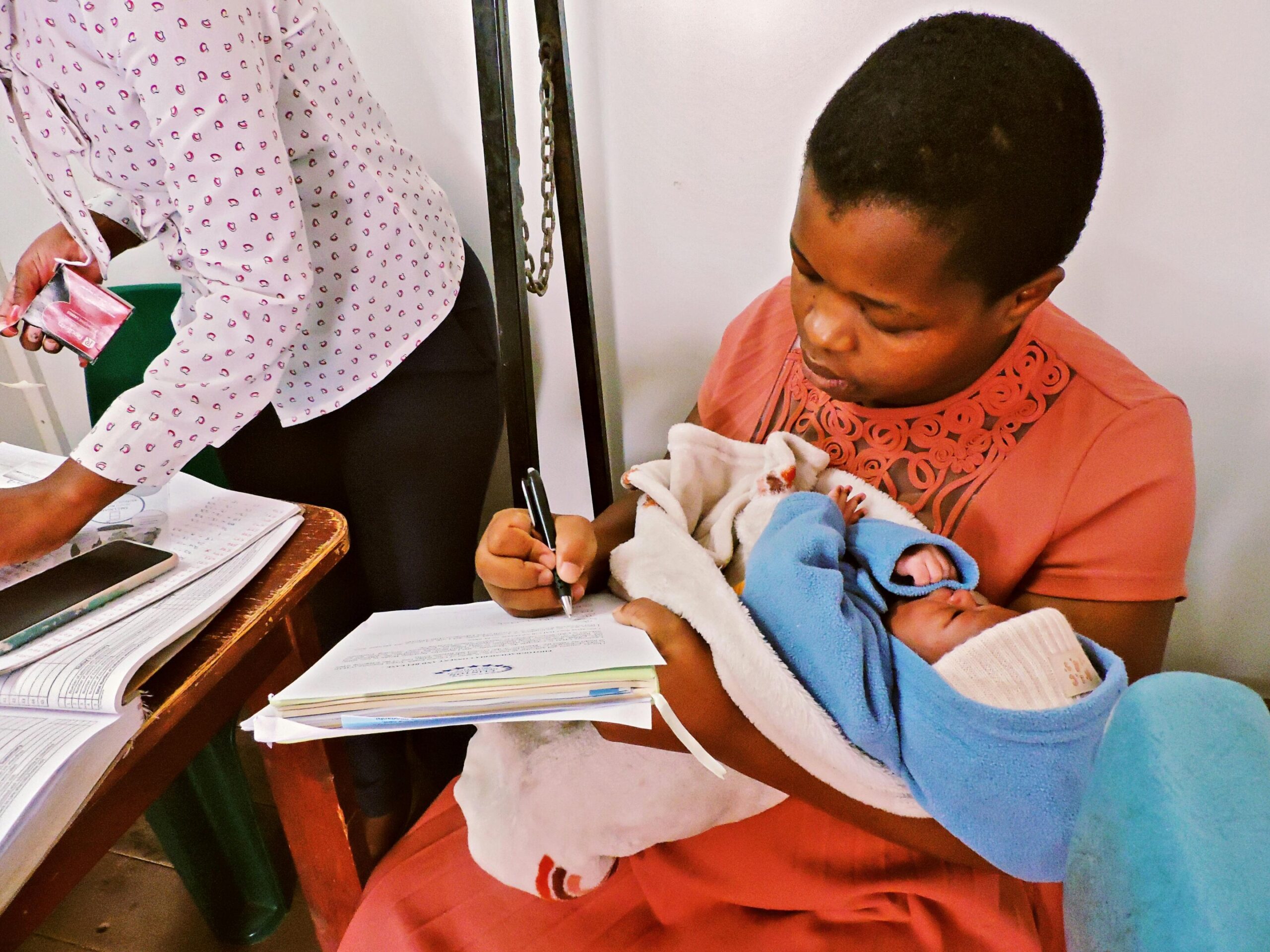 Estudo revela fortes desigualdades socioeconómicas e étnicas em unidades neonatais em Inglaterra e no País de Gales