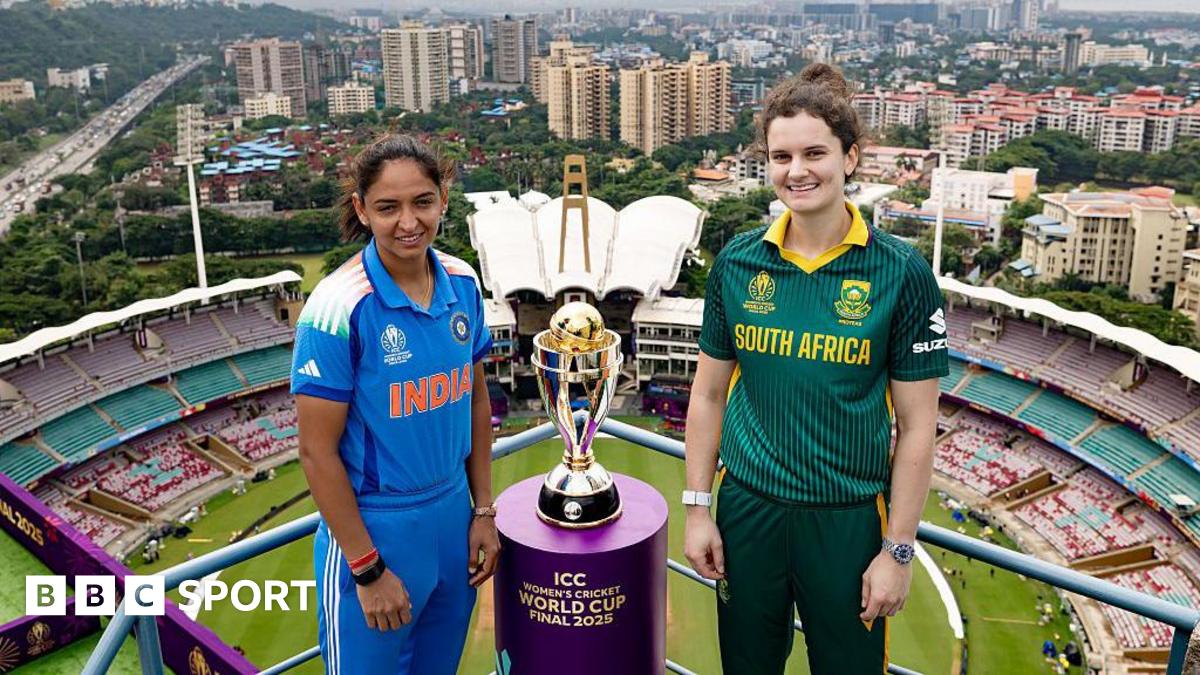 India captain Harmanpreet Kaur and South Africa captain Laura Wolvaardt with the Women's World Cup trophy at the DY Patil Stadium