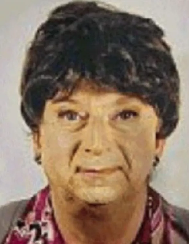 Homem se disfarça de mãe falecida para continuar recebendo sua pensão